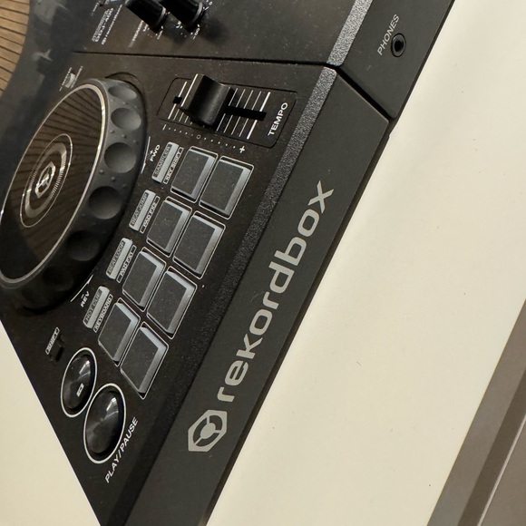 Pioneer DJ DDJ-400 Controller - Picture 4 of 6